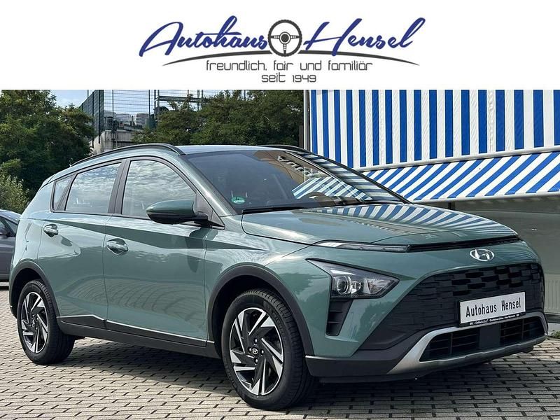 Mangrove green Gebraucht 2021 Hyundai Bayon Select SUV | 14.490 € - Bild 1/4