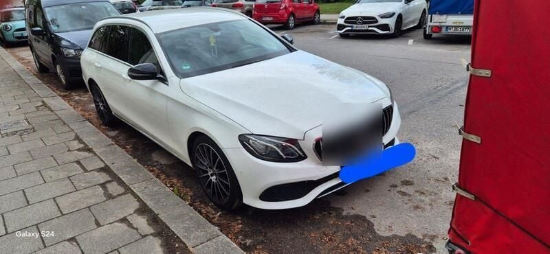 Weiß Gebraucht 2018 Mercedes E220 Kombi | 18.300 € (Superpreis) - Bild 1/4