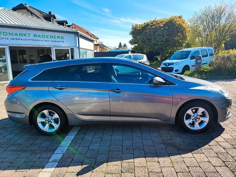 Gebraucht Hyundai i40 136 PS (100 kW) 2013 Silber Kombi