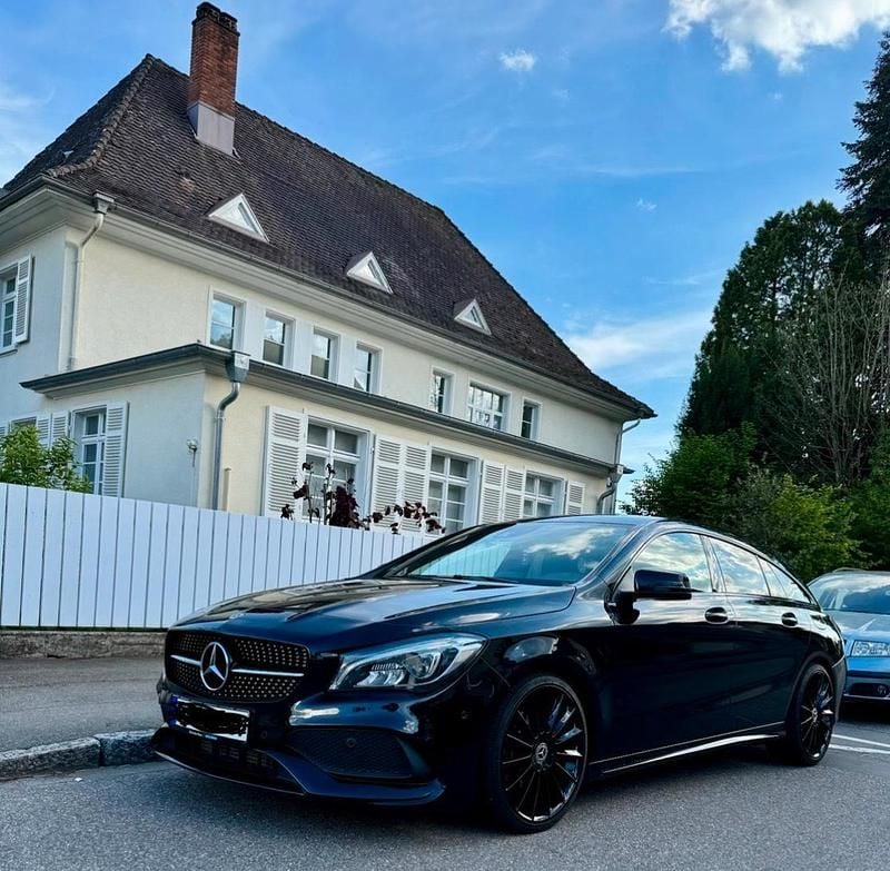 Schwarz Gebraucht 2019 Mercedes CLA220 AMG line Limousine | 19.999 € (Guter Preis) - Bild 1/4