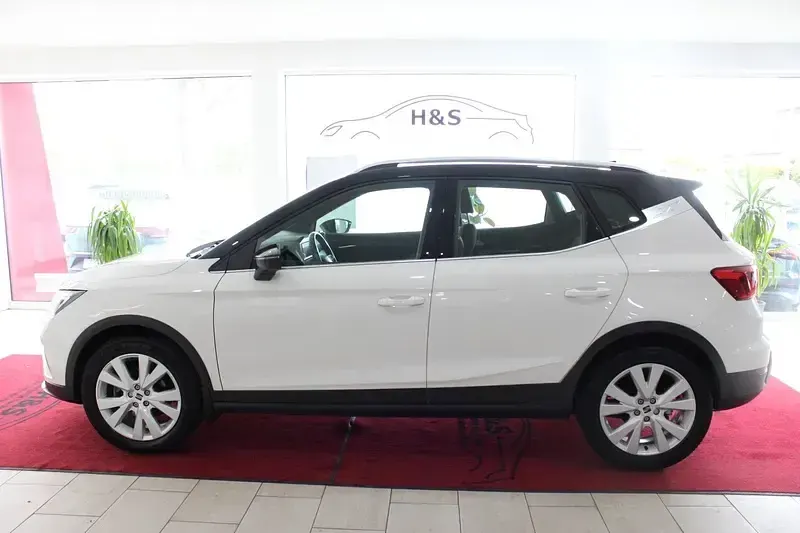 Gebraucht Seat Arona Xperience 110 PS (80 kW) 2023 "candy" weiss SUV
