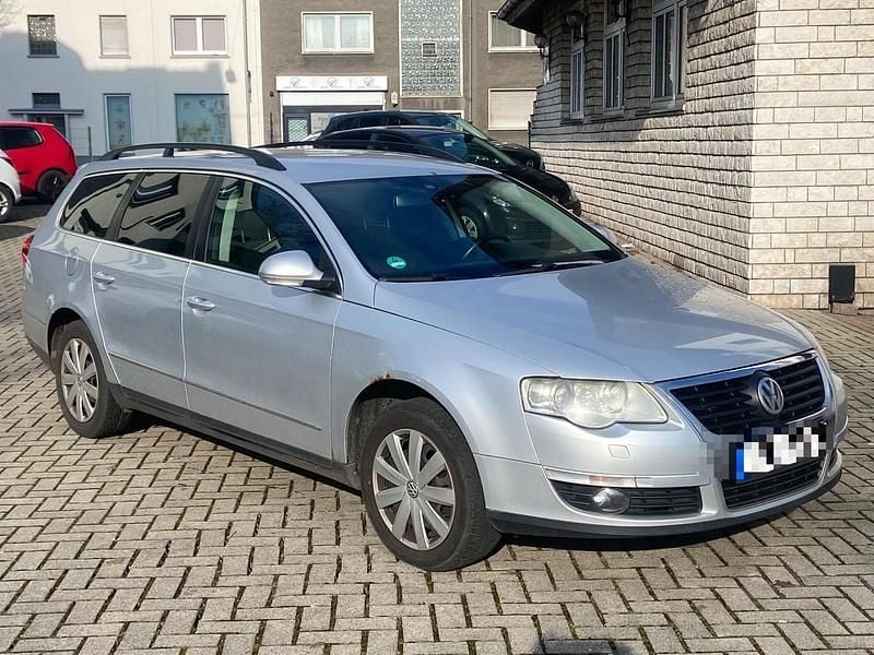 Silber Gebraucht 2008 VW Passat Individual Kombi | 2.500 € (Fairer Preis) - Bild 1/4