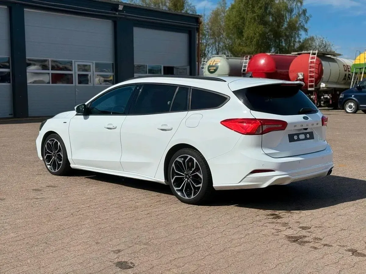 Gebraucht Ford Focus ST-Line 120 PS (88 kW) 2021 Weiß Kombi