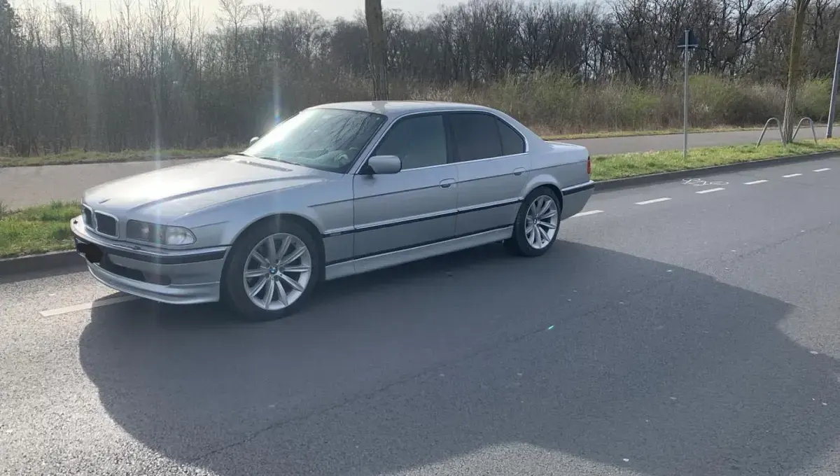 Second-hand BMW 730 218 CP (160 kW) 1995 Argintiu Berlinǎ