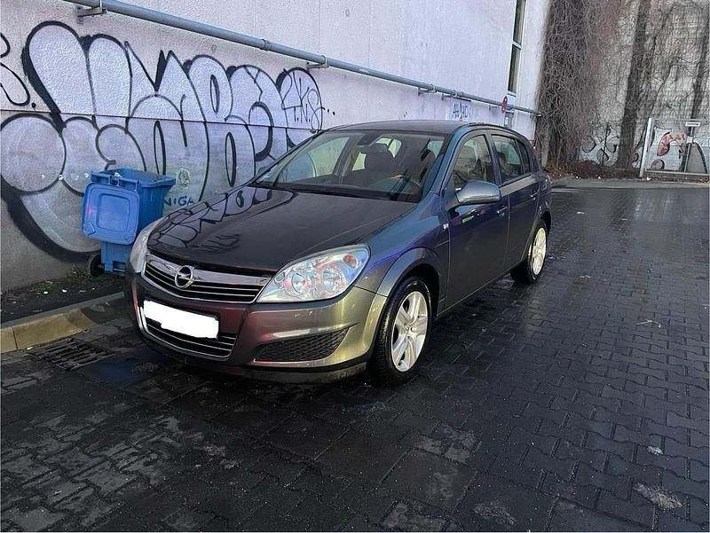 Gebraucht Opel Astra 90 PS (66 kW) 2009 Grau Kleinwagen