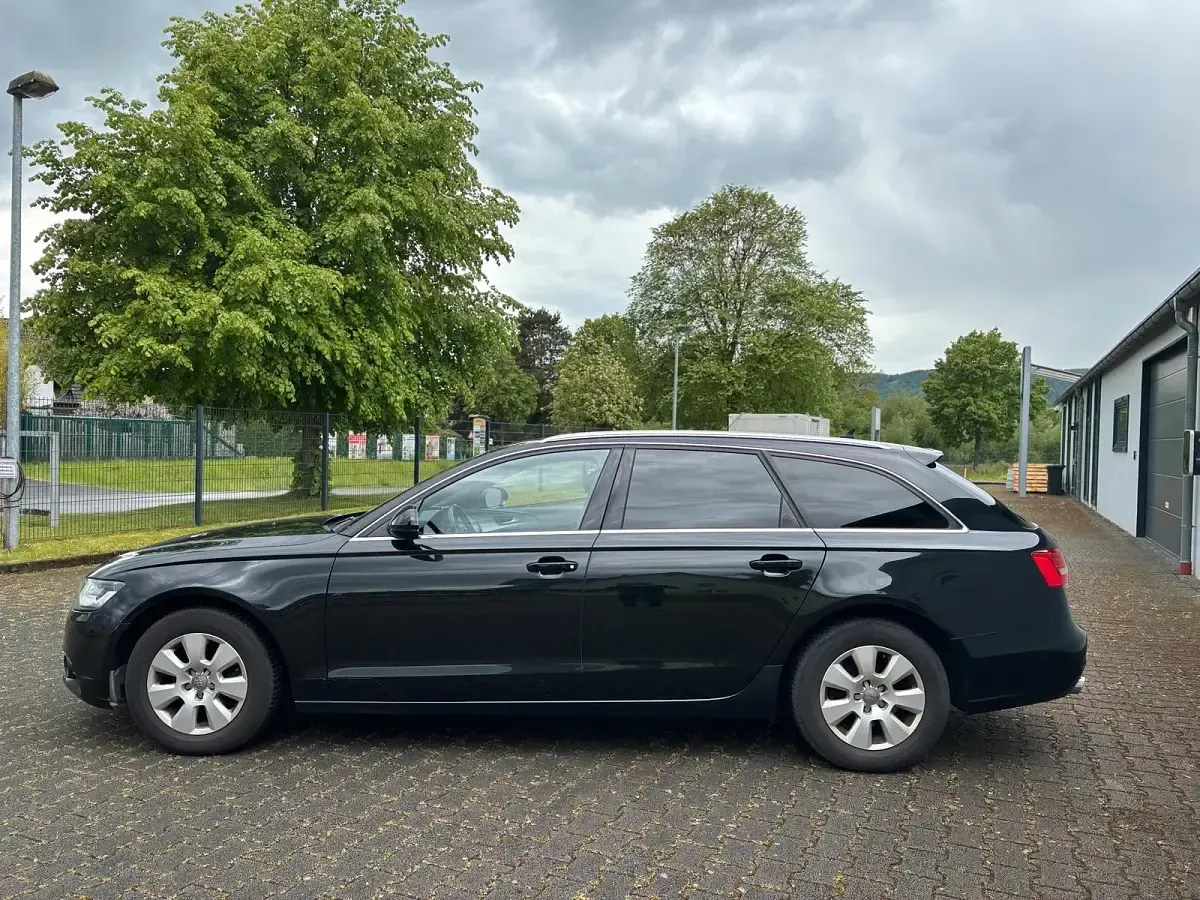 Gebraucht Audi A6 177 PS (130 kW) 2012 Schwarz Kombi