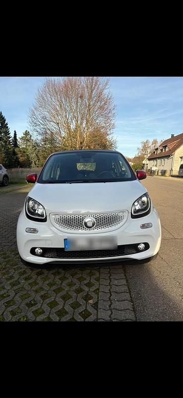 Weiß Gebraucht 2018 Smart ForFour Kleinwagen | 10.400 € (Fairer Preis) - Bild 1/4
