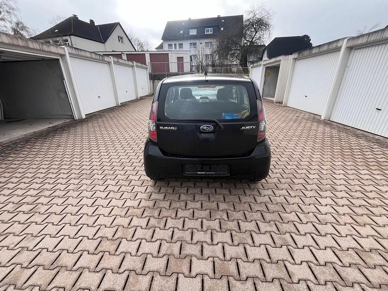 Gebraucht Subaru Justy 69 PS (50 kW) 2009 Schwarz Kleinwagen