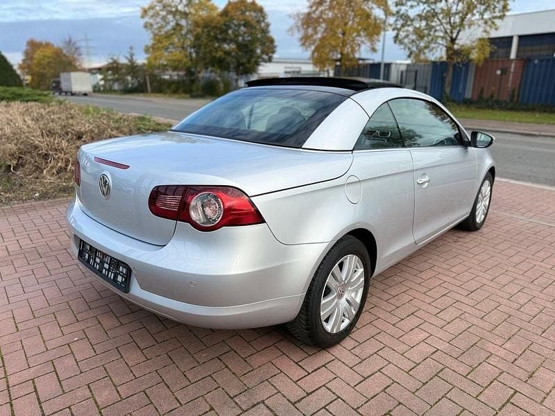 Second-hand VW Eos Edition 140 CP (102 kW) 2011 Argintiu Cabrio