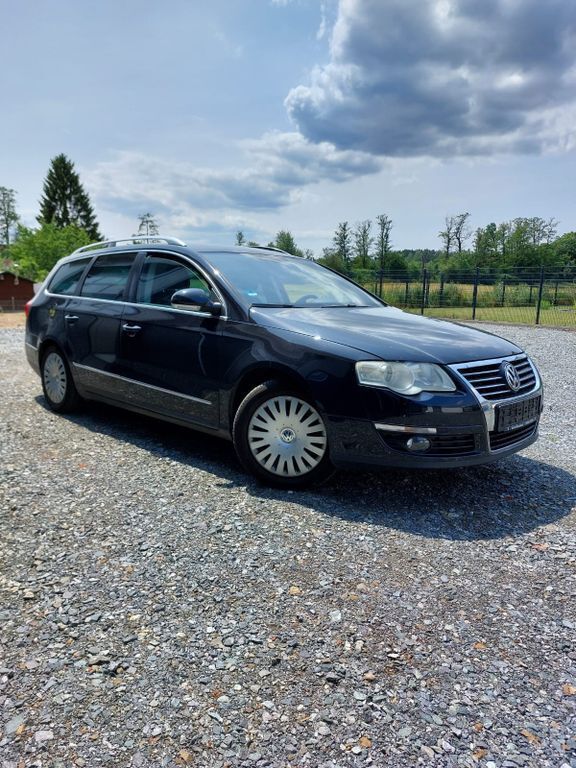 Deep black perleffekt Gebraucht 2006 VW Passat Highline Kombi | 1.390 € (Superpreis) - Bild 1/4