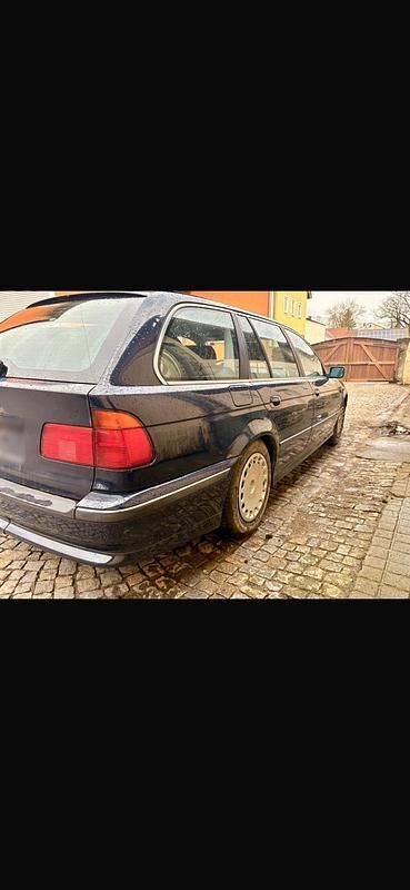 Gebraucht BMW 520 150 PS (110 kW) 1997 Blau Kombi