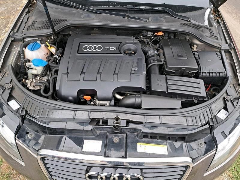 Gebraucht Audi A3 105 PS (77 kW) 2012 Grau Limousine