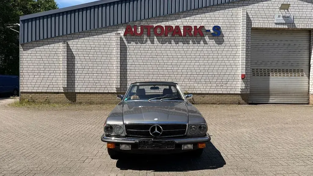Gebraucht Mercedes SL380 155 PS (114 kW) 1983 Grau Cabrio