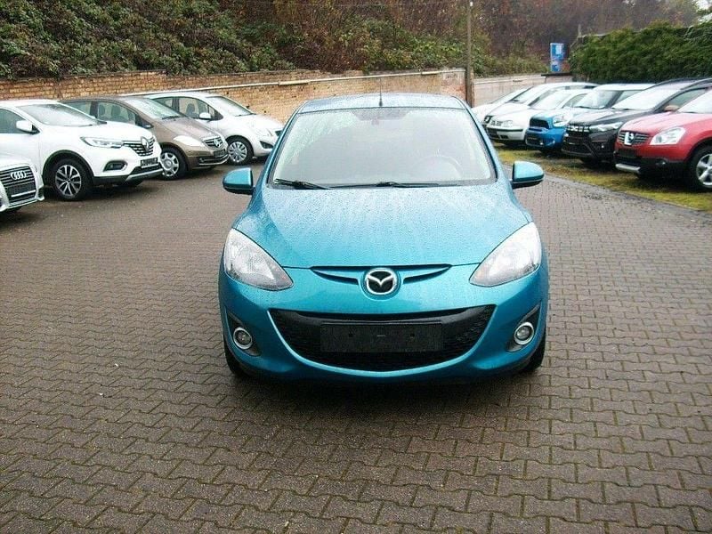 Blau Gebraucht 2013 Mazda 2 Limousine | 4.999 € (Etwas zu teuer) - Bild 1/4