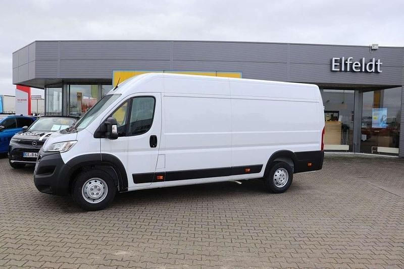Casablancaweiß Gebraucht 2022 Opel Movano Selection Van | 28.990 € (Teuer) - Bild 1/4