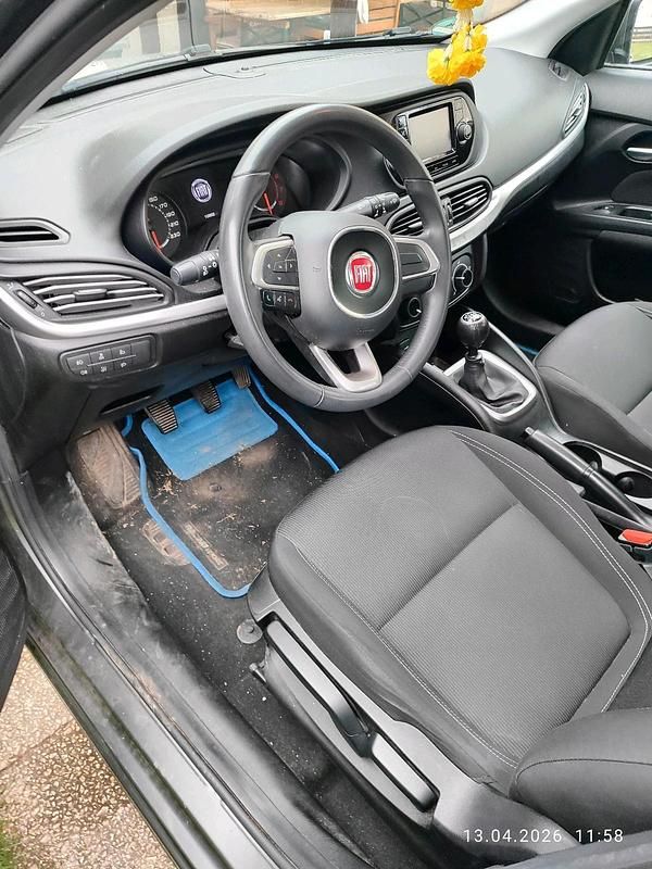 Gebraucht Fiat Tipo Easy 120 PS (88 kW) 2017 Andere farben Kombi