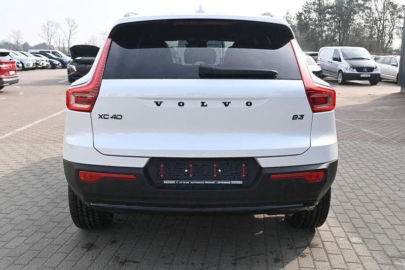 Gebraucht Volvo XC40 Plus 163 PS (119 kW) 2025 Weiß SUV