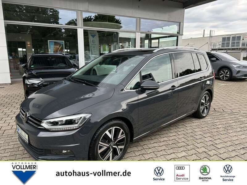 Grau Gebraucht 2024 VW Touran Highline Van / Kleinbus | 43.440 € - Bild 1/2