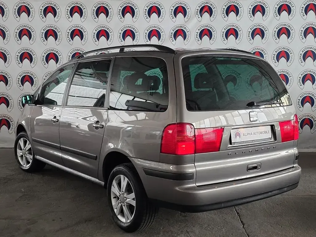 Używany Seat Alhambra Reference 116 KM (85 kW) 2009 Szary Minivan