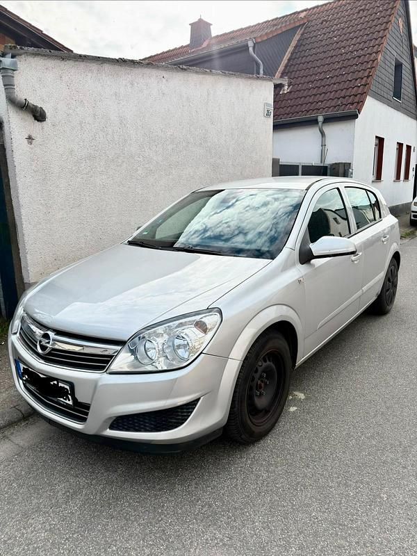 Gebraucht Opel Astra 104 PS (76 kW) 2007 Silber Limousine
