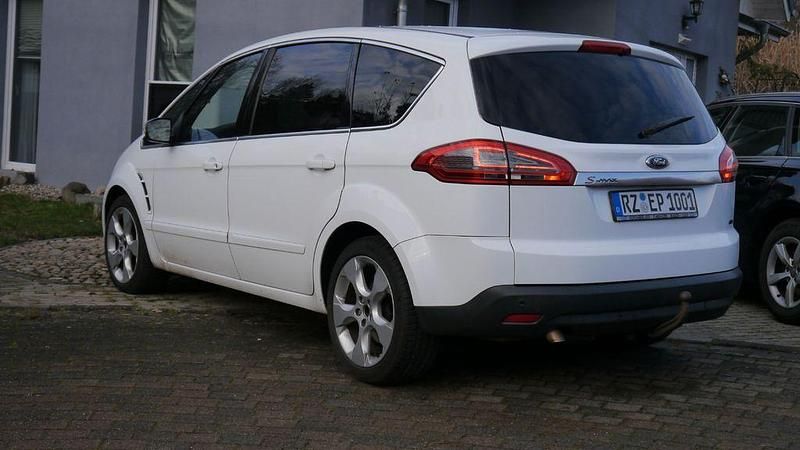 Gebraucht Ford S-MAX Titanium 160 PS (117 kW) 2012 Weiß Van / Kleinbus