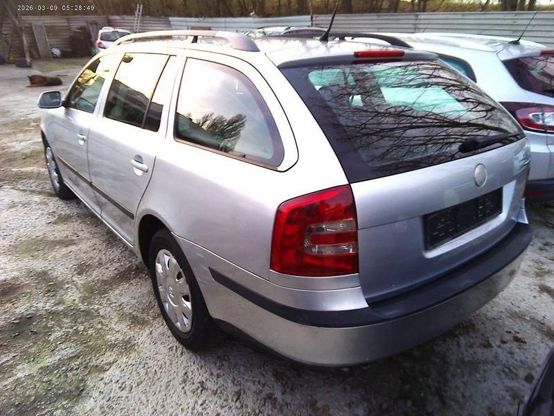 Gebraucht Skoda Octavia Tour 101 PS (74 kW) 2008 Silber Kombi