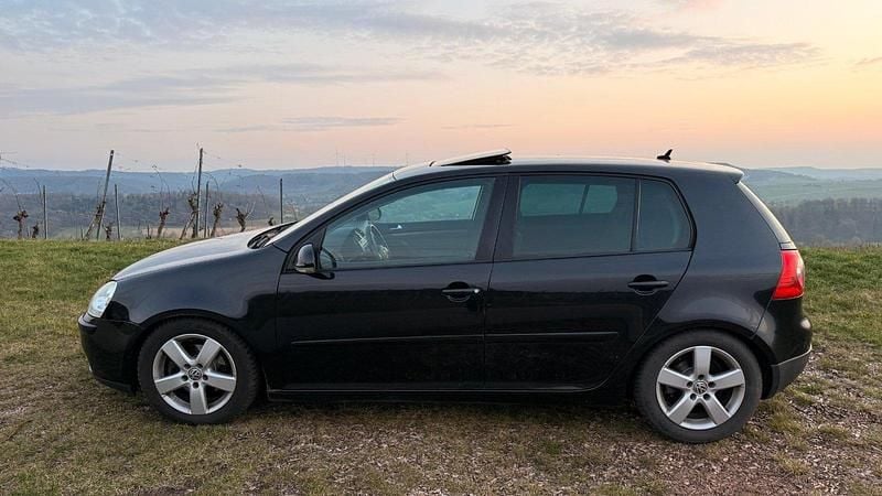 Gebraucht VW Golf V 102 PS (75 kW) 2005 Schwarz Kleinwagen
