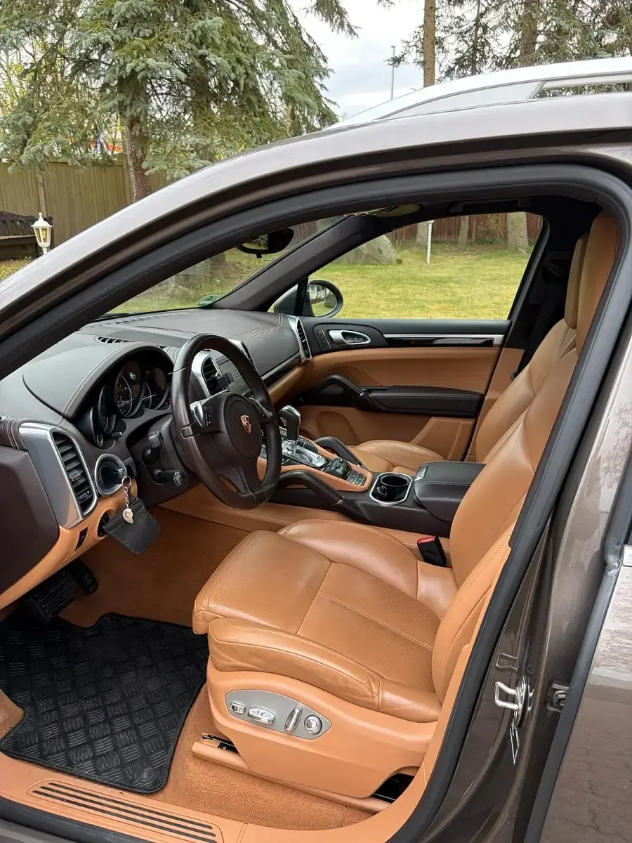 Gebraucht Porsche Cayenne 240 PS (176 kW) 2013 Braun SUV