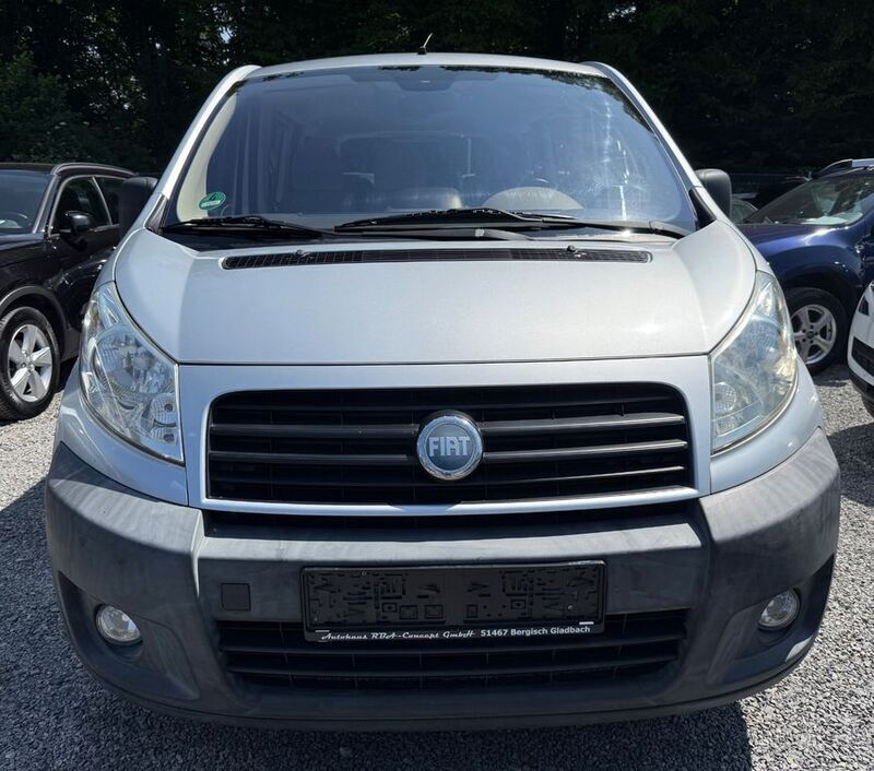 Silber Gebraucht 2007 Fiat Scudo Family Van / Kleinbus | 6.790 € (Guter Preis) - Bild 1/2