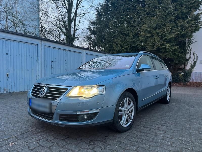 Grau Gebraucht 2009 VW Passat Highline Kombi | 3.490 € (Superpreis) - Bild 1/4