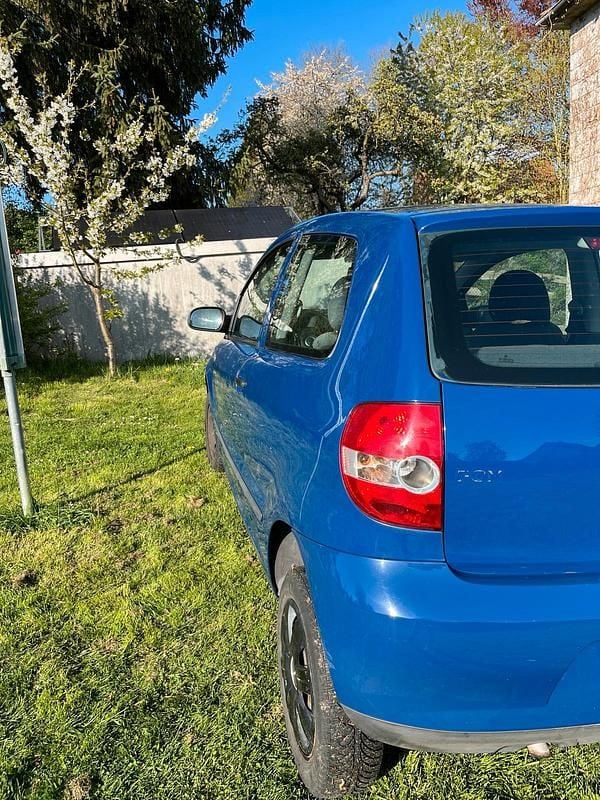Usata VW Fox 75 CV (55 kW) 2004 Blu Utilitaria