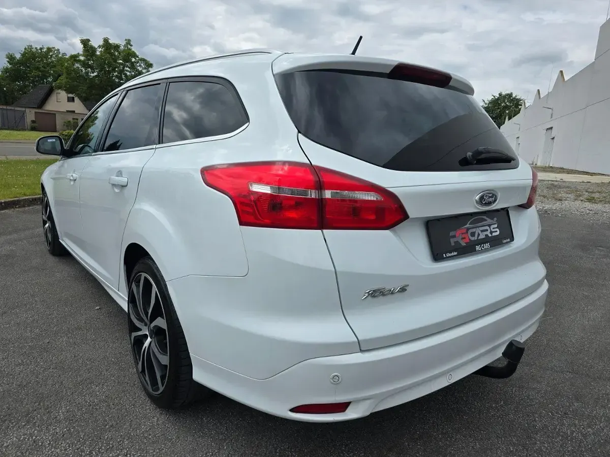 Gebraucht Ford Focus Titanium 120 PS (88 kW) 2017 Weiß Kombi