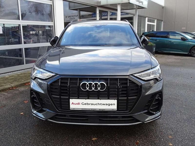 Daytonagrau Gebraucht 2023 Audi Q3 S-Line SUV | 43.990 € (Teuer) - Bild 1/4