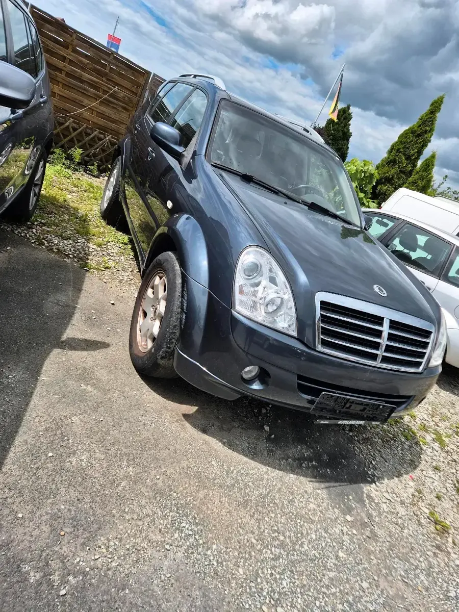 Gebraucht SsangYong Rexton 163 PS (119 kW) 2006 Grau SUV