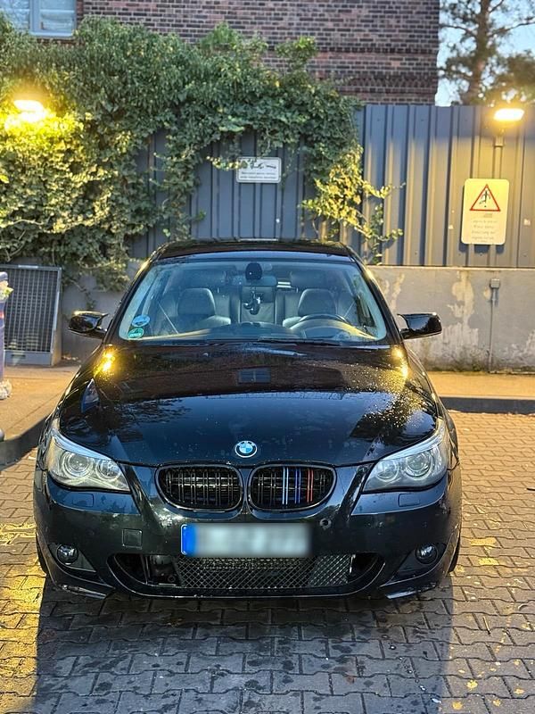 Schwarz Gebraucht 2005 BMW 530 Limousine | 4.200 € (Superpreis) - Bild 1/4