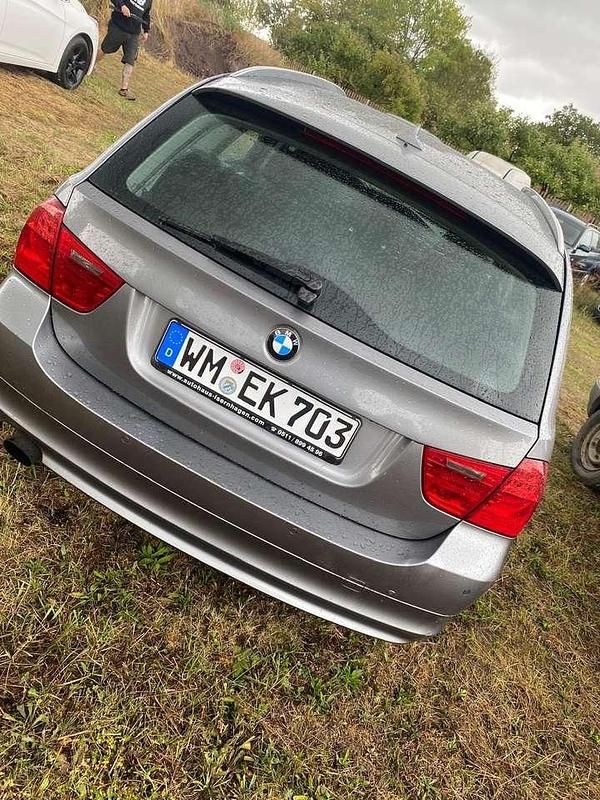 Gebraucht BMW 318 143 PS (105 kW) 2012 Limousine