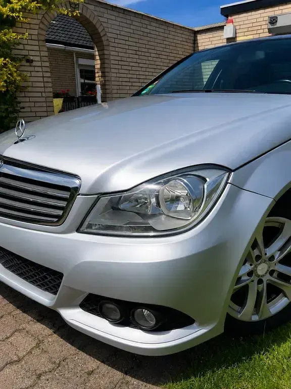 Gebraucht Mercedes C200 136 PS (100 kW) 2013 Silber Limousine