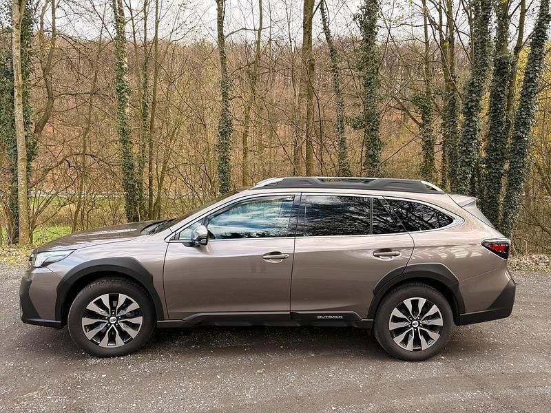 Gebraucht Subaru Outback Platinum 169 PS (124 kW) 2024 Braun Kombi