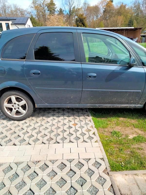 Second-hand Opel Meriva 100 CP (73 kW) 2006 Albastru Monovolum
