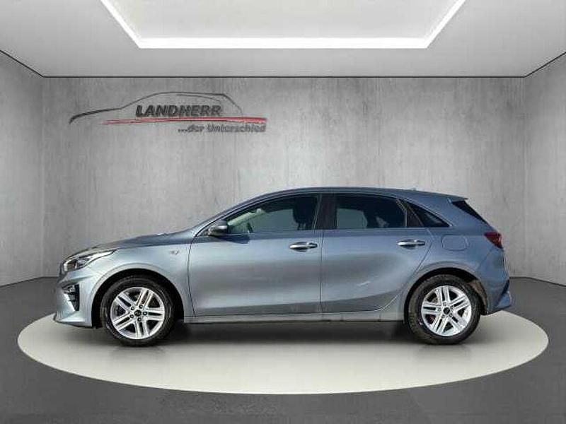 Gebraucht Kia Ceed Vision 199 PS (146 kW) 2019 Silber Kleinwagen