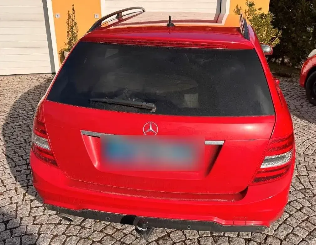 Gebraucht Mercedes C250 204 PS (150 kW) 2012 Rot Kombi