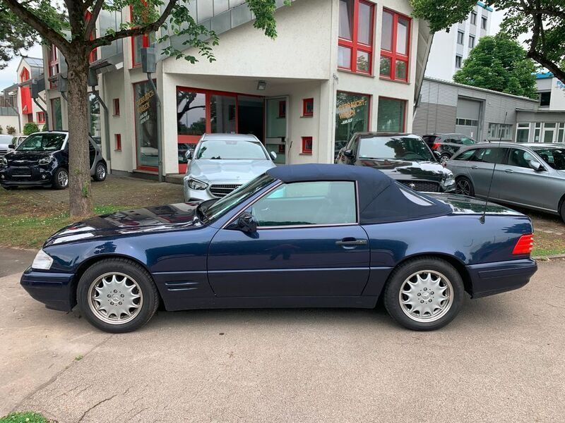 Blau Gebraucht 1996 Mercedes SL320 Cabrio | 32.900 € (Etwas zu teuer) - Bild 1/4