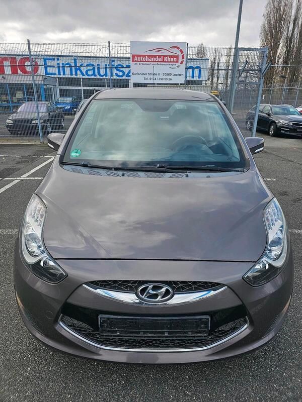 Braun Gebraucht 2011 Hyundai ix20 Van / Kleinbus | 4.750 € (Guter Preis) - Bild 1/4