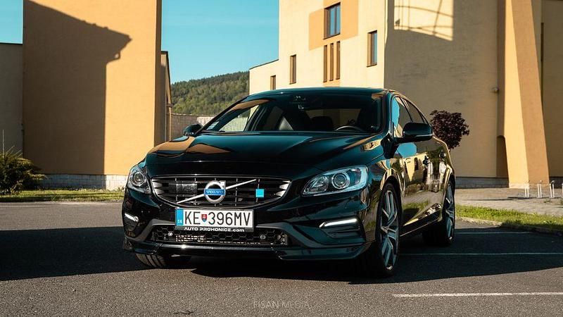 Schwarz Gebraucht 2016 Volvo S60 Limousine | 31.500 € - Bild 1/4