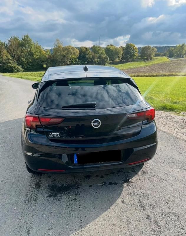 Schwarz Gebraucht 2021 Opel Astra Limousine | 14.500 € - Bild 1/4