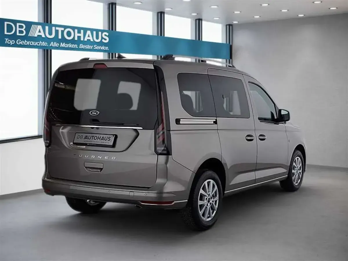 Gebraucht Ford Tourneo Connect Titanium 102 PS (75 kW) 2024 Silber Van / Kleinbus