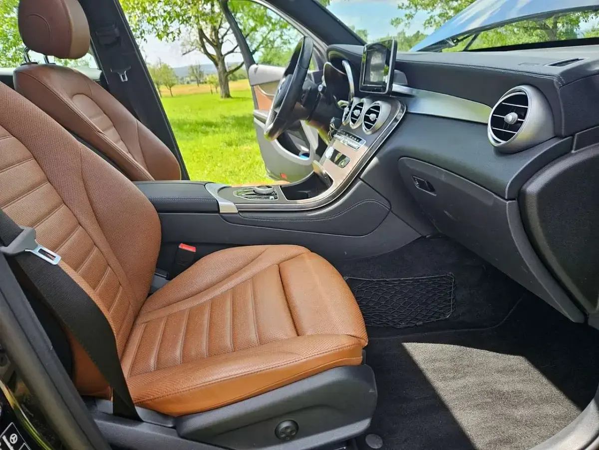 Gebraucht Mercedes GLC250 211 PS (155 kW) 2017 Schwarz SUV