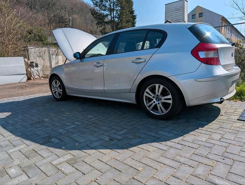 Gebraucht BMW 120 150 PS (110 kW) 2005 Grau Kleinwagen