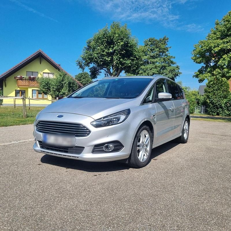 Silber Gebraucht 2015 Ford S-MAX Titanium Van / Kleinbus | 11.500 € (Superpreis) - Bild 1/4