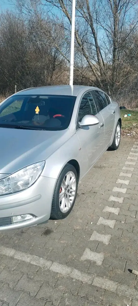 Gebraucht Opel Insignia 140 PS (102 kW) 2008 Silber Limousine